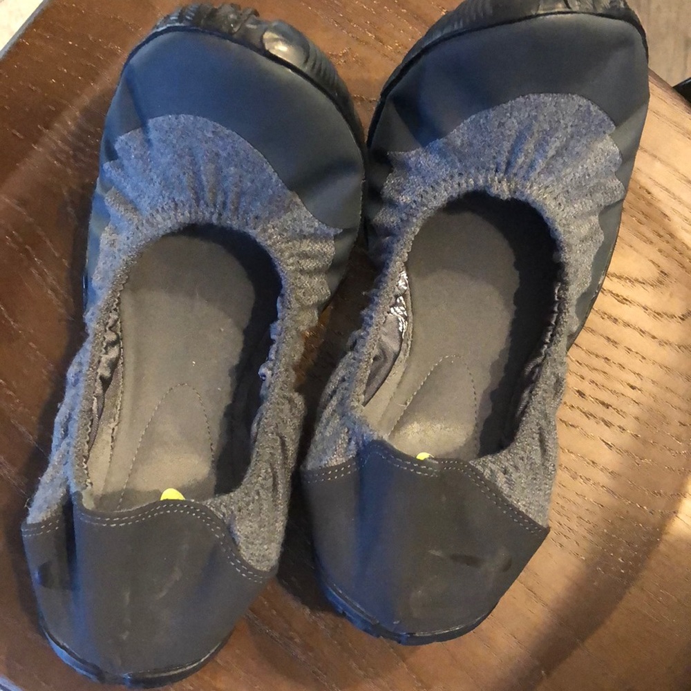 Size 9 Nike slip on